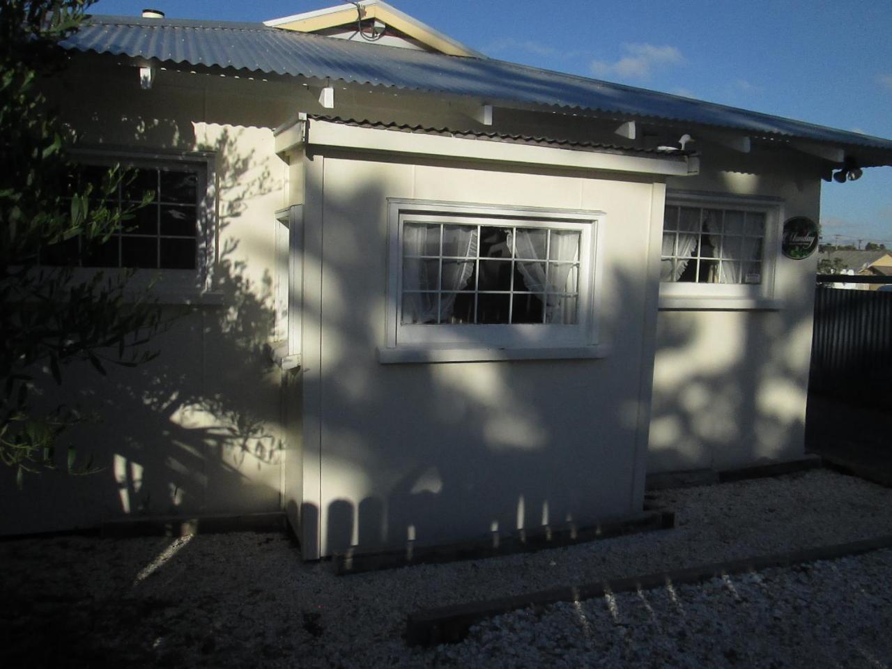 Monday Seaside Cottage Whanganui Extérieur photo